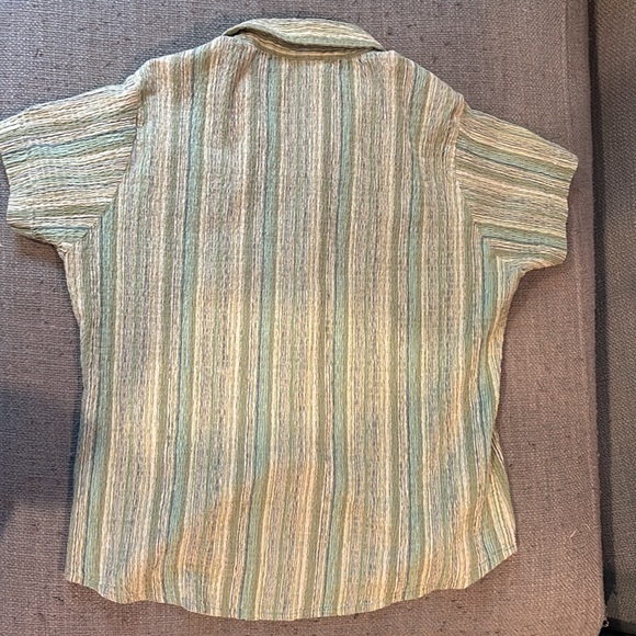 Vintage Woolrich Crinkle Fabric Blue and Green Button Down with Short Sleeves - Picture 3 of 8